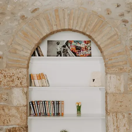 Апартаменты Charme In Centro With Private Parking Асколи-Пичено